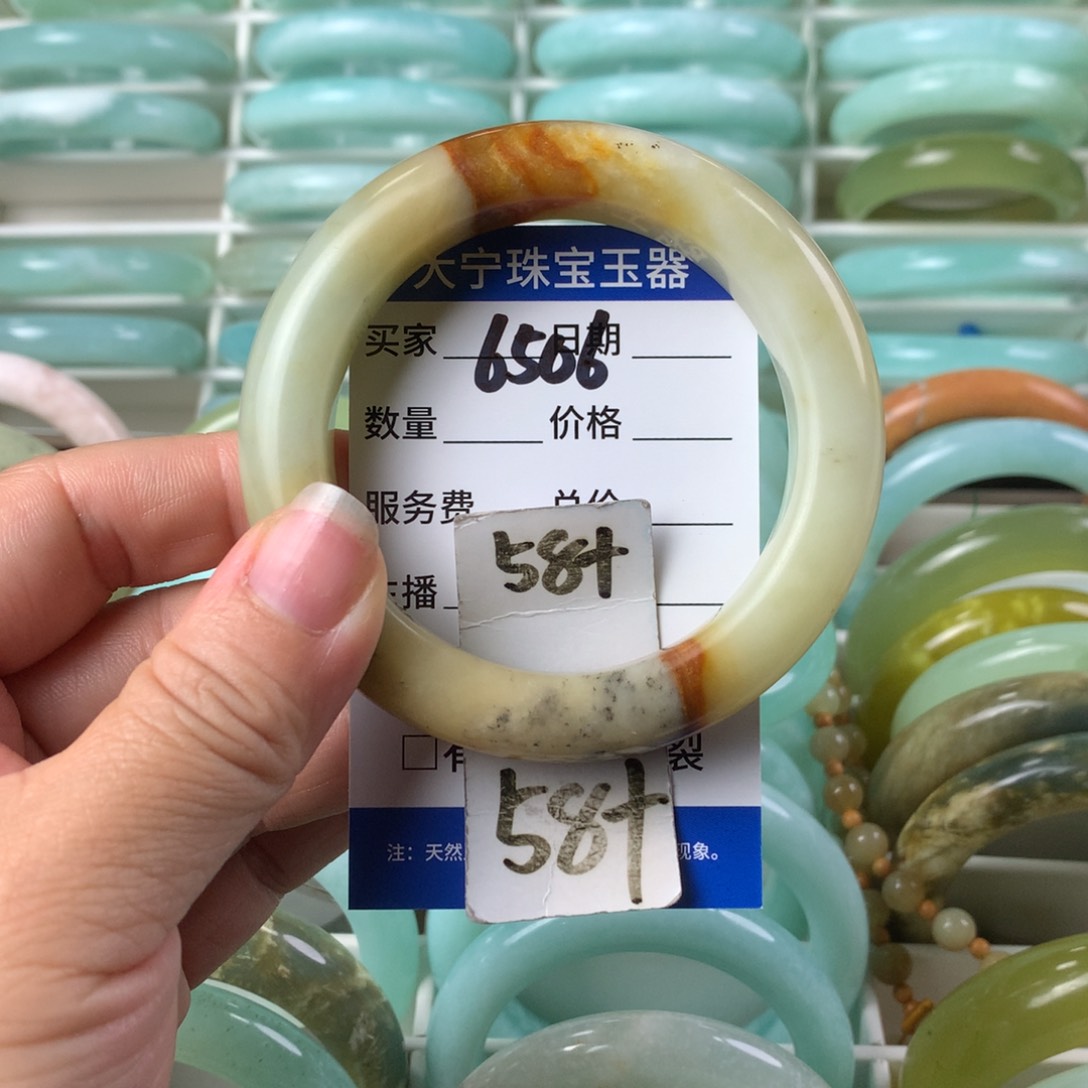 蛇纹石玉手镯未镶嵌6506