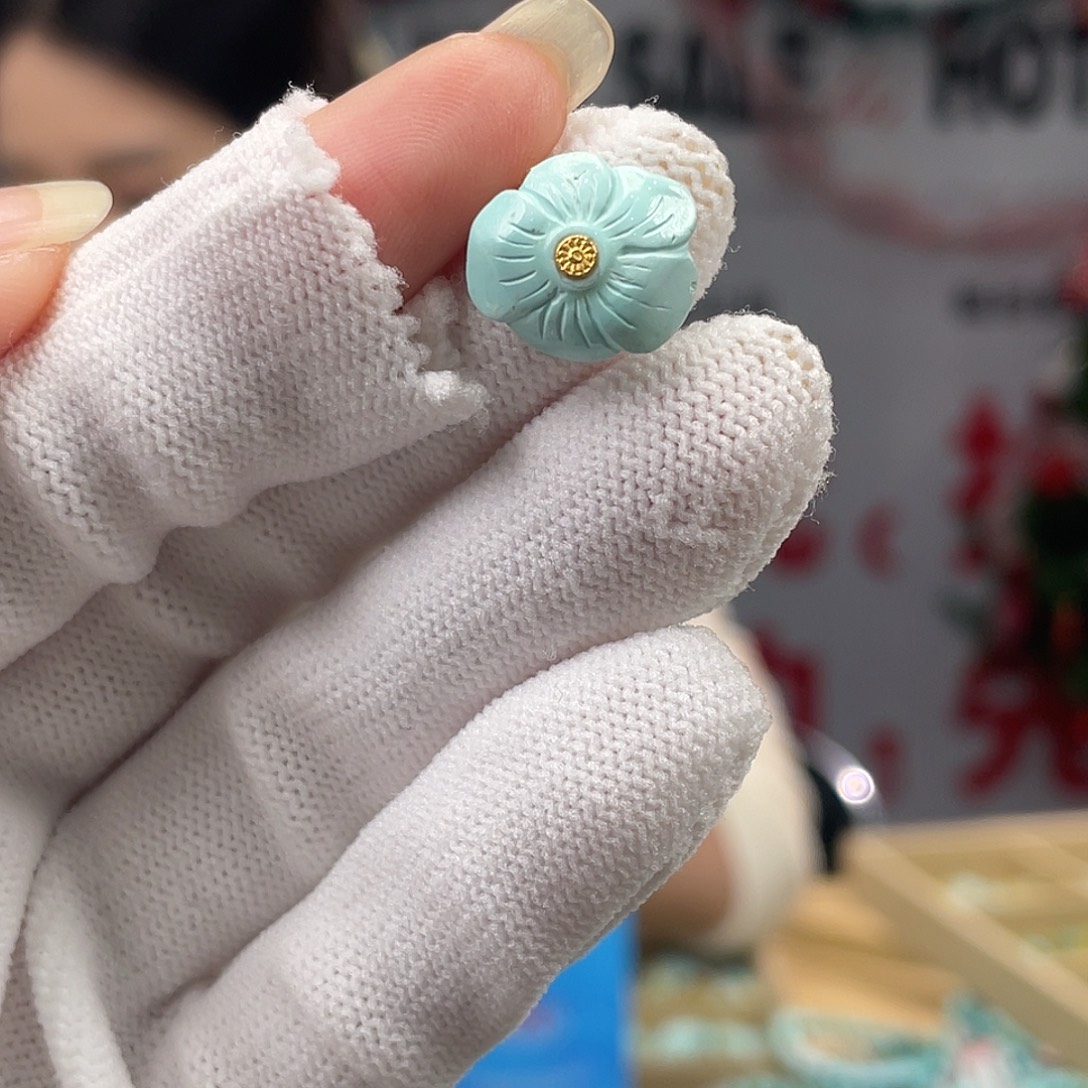 绿松石未镶嵌挂件