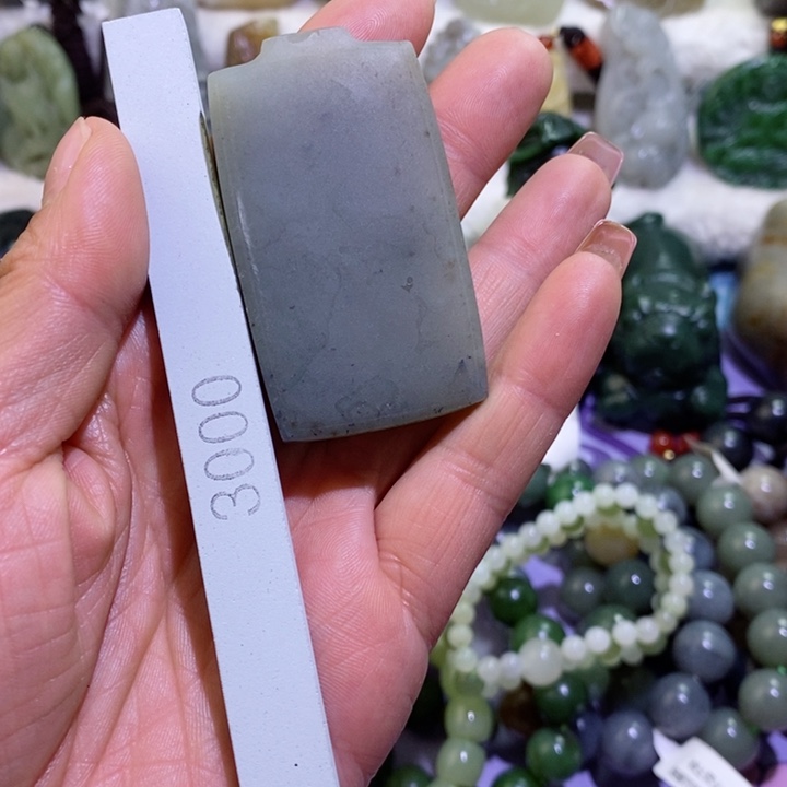 和田玉边角料未镶嵌瞧****看