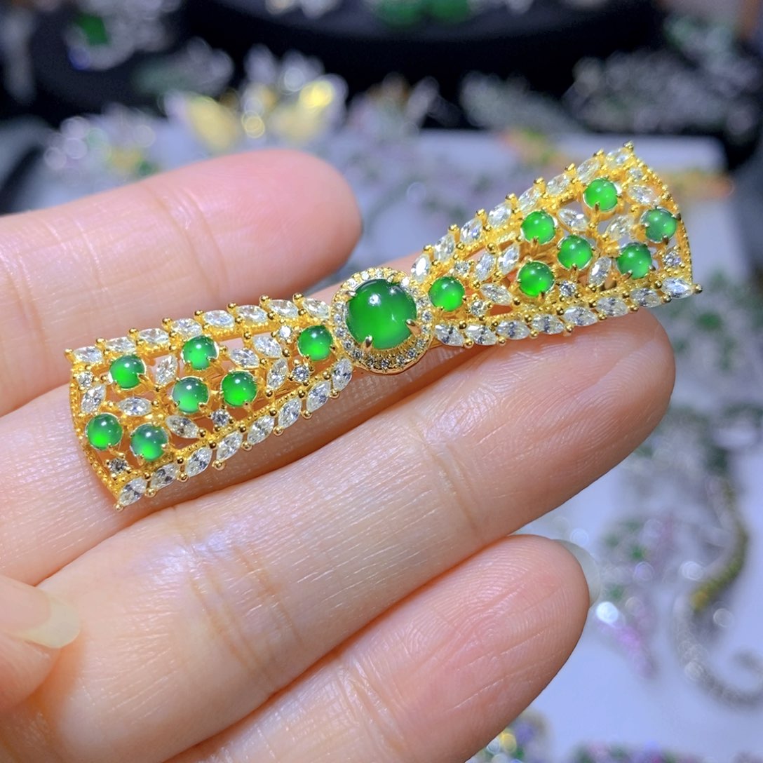 翡翠颈饰银S925镶嵌天然翡翠