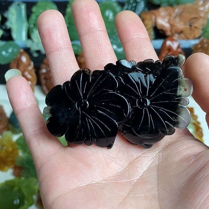 未镶嵌蛇纹石玉颈饰财****?