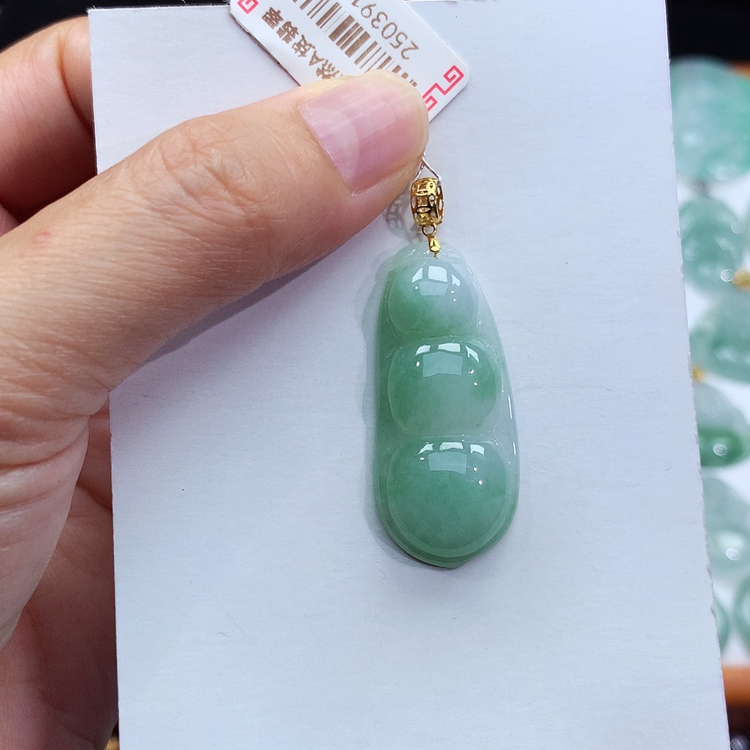 颈饰18K金镶嵌翡翠翡翠吊坠