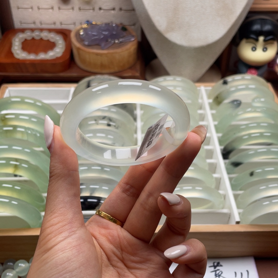 未镶嵌蛇纹石玉手镯