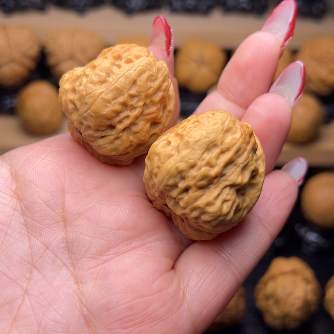 文玩核桃吊坠6z------47尺（圆底蛙）