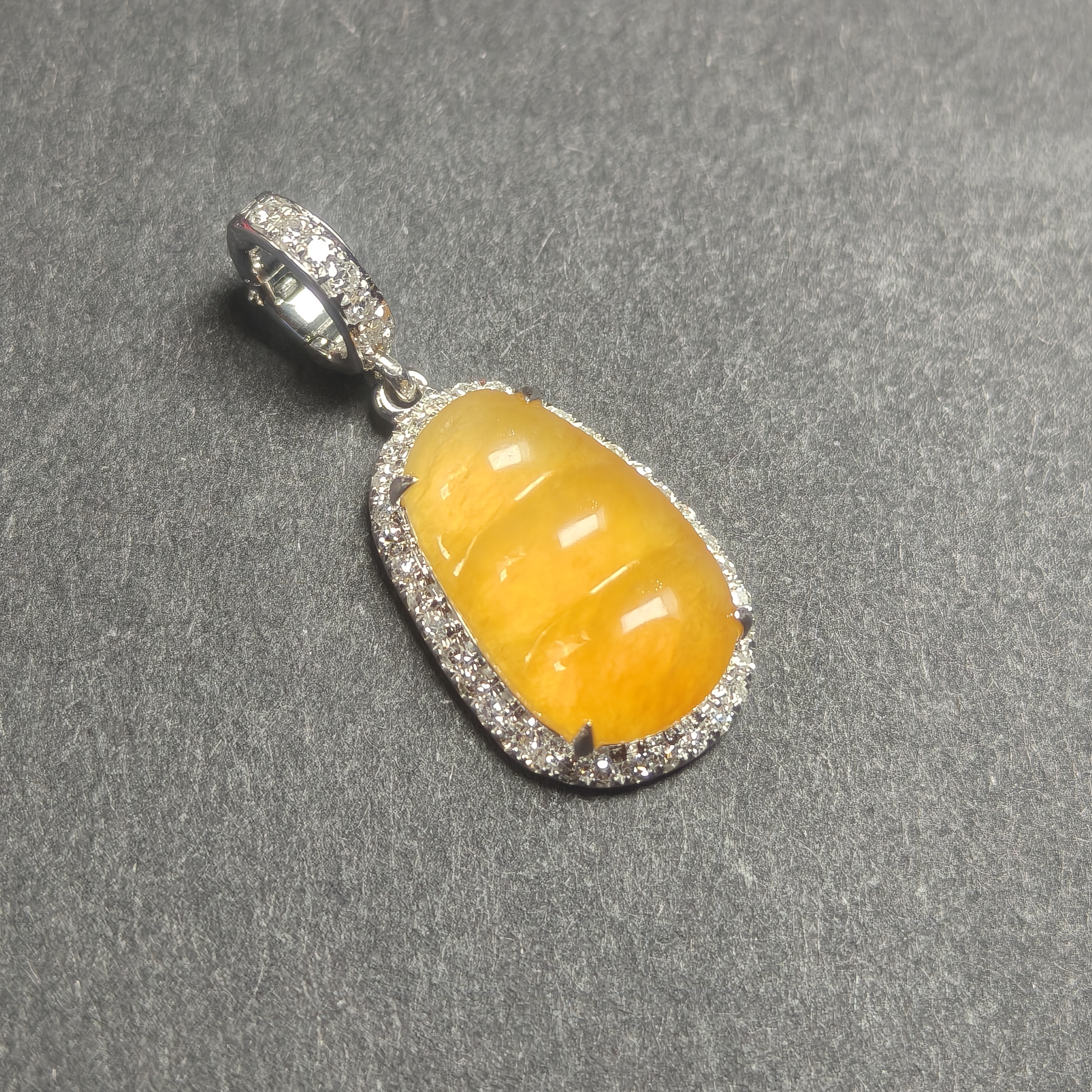 QQ18k镶嵌高冰金豆子滴流