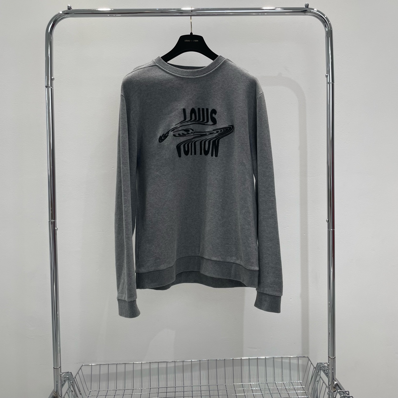 99新 LouisVuitton/路易威登 扭曲套头灰色卫衣 yy00219尺码l xl