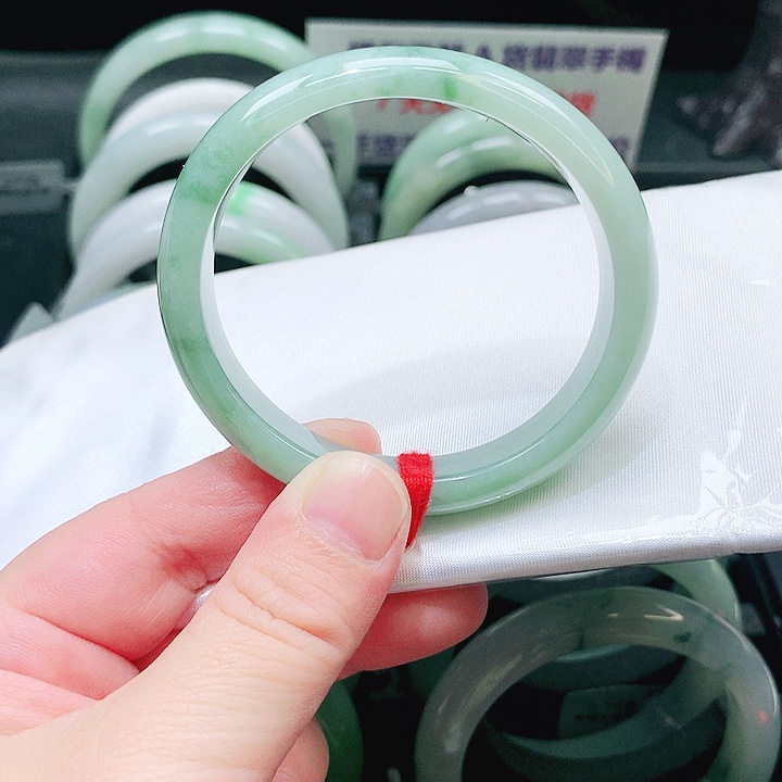 翡翠未镶嵌手镯0524