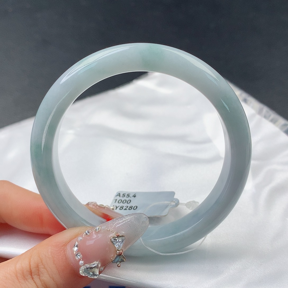 翡翠手镯未镶嵌0008正55.8