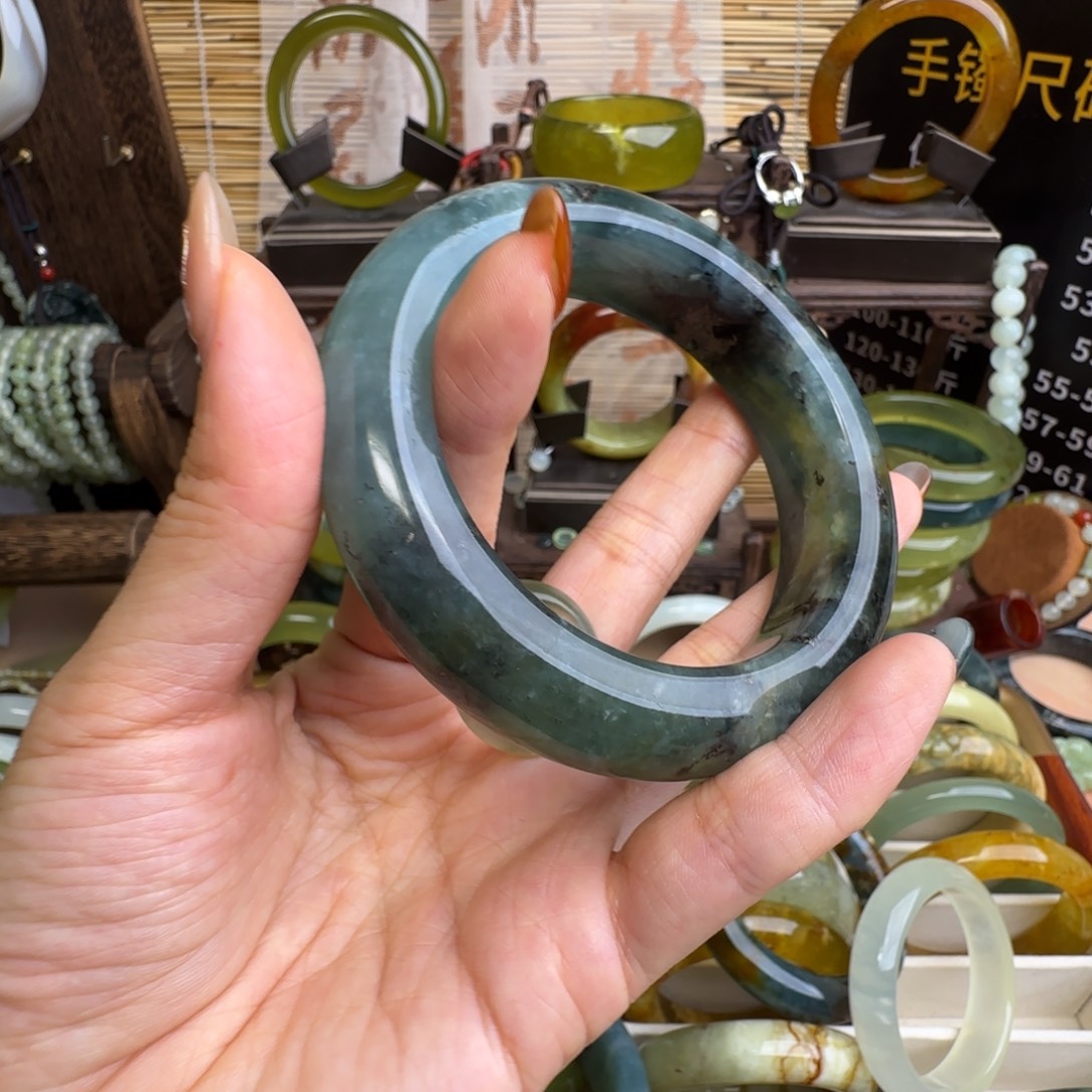 ****子蛇纹石玉未镶嵌手镯