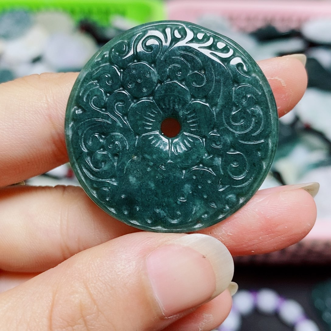 翡翠未镶嵌颈饰纯天然