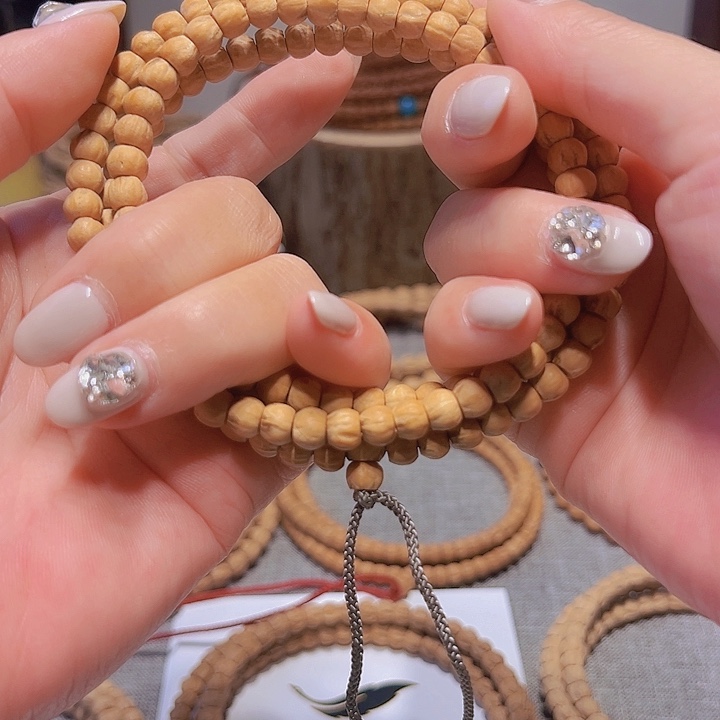 Q***w柏香籽/百香籽吊坠