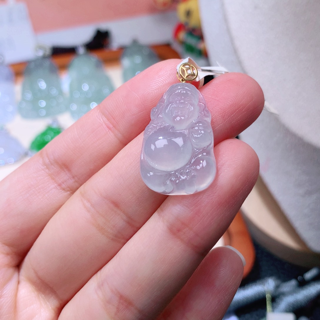 颈饰18K金镶嵌翡翠财神爷