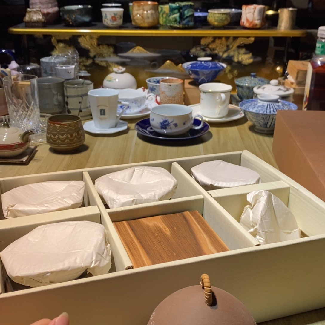 狼***宝易雅集工艺品有限公司