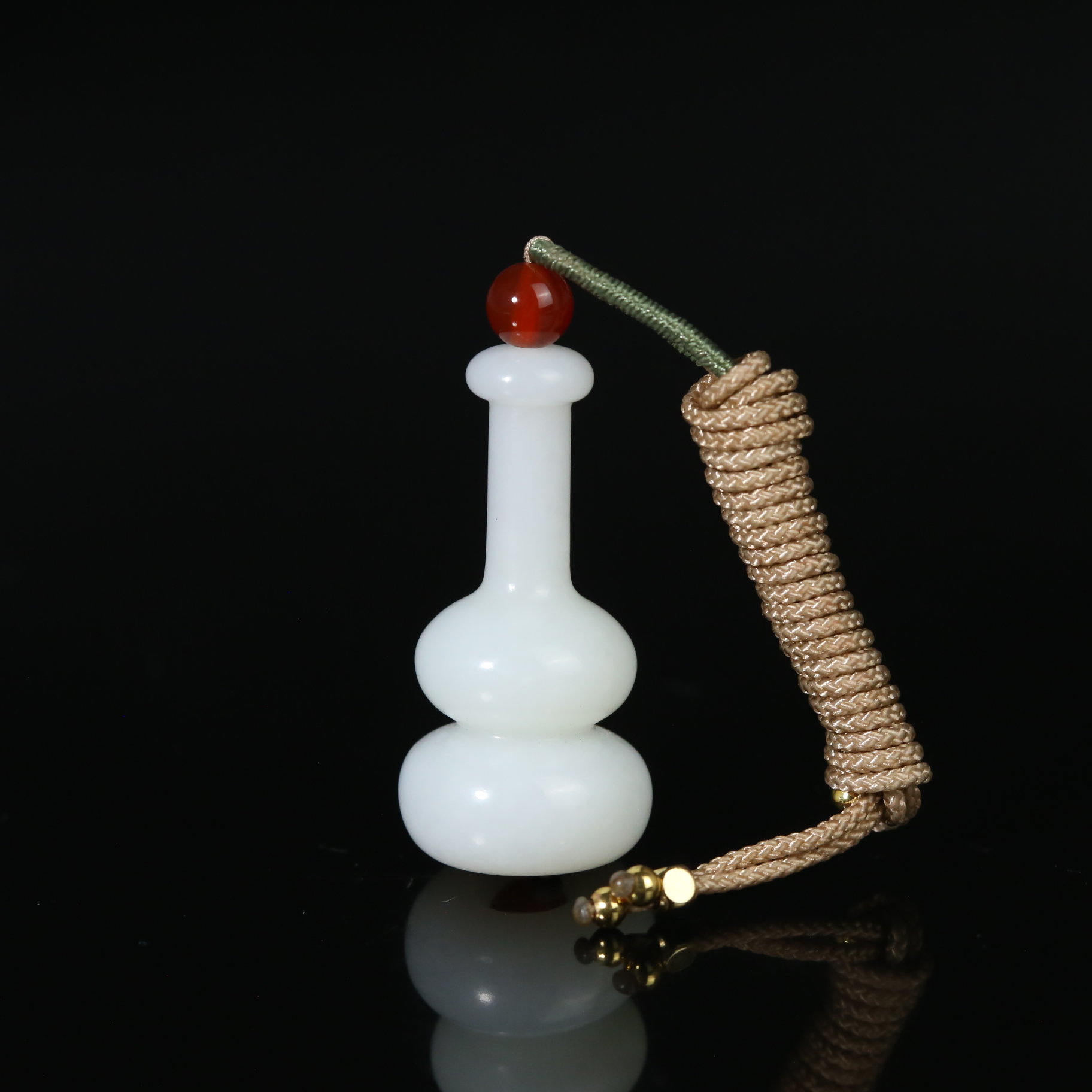 二十世纪和田玉圆雕烟嘴ACZL250909024