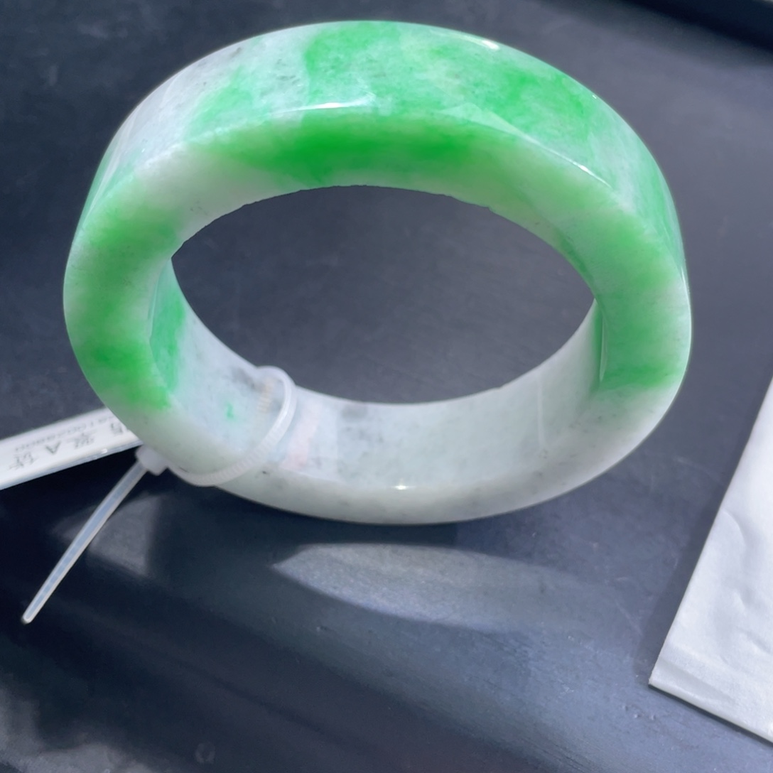 定制翡翠未镶嵌翡翠手镯