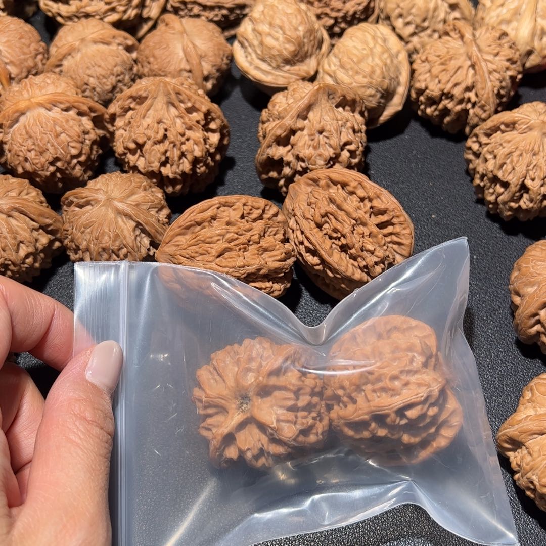 奶***.吊坠文玩核桃苹果园