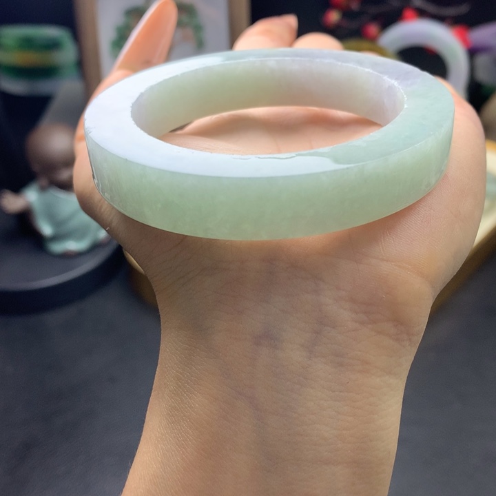 定制翡翠未镶嵌翡翠手镯