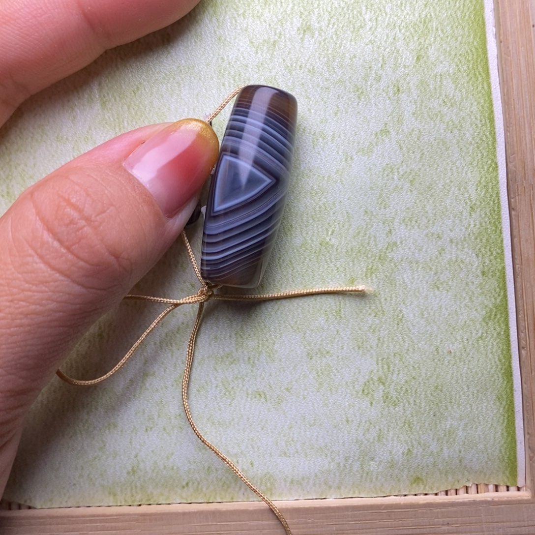 玉***尊玛瑙/玉髓未镶嵌珠宝半成品