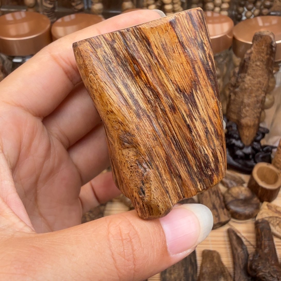 沉香沉香碎屑惠安 22.7 克