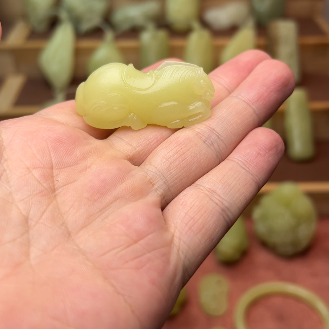 达***西颈饰未镶嵌和田玉（黄玉）
