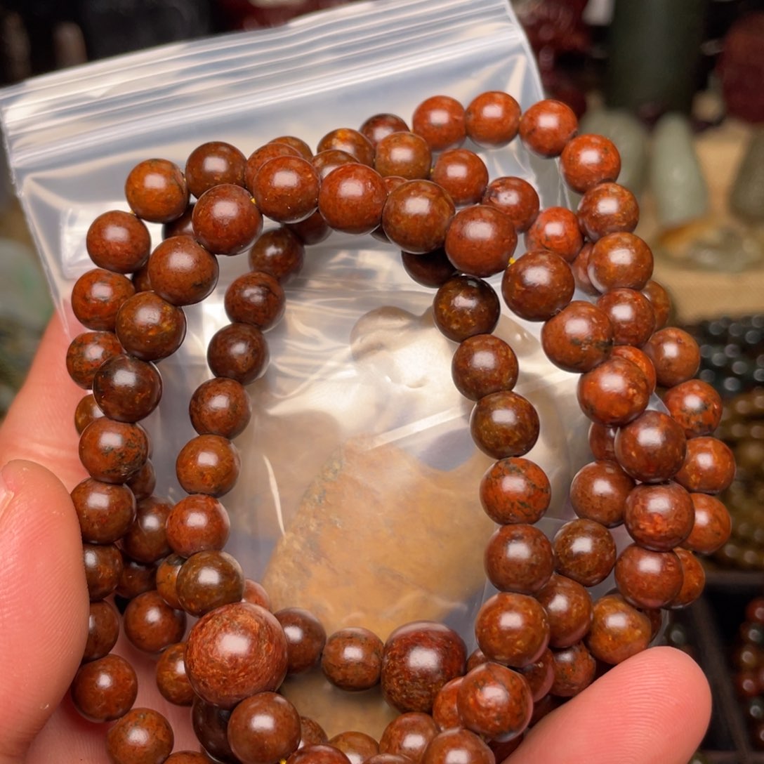 一***猫岫岩河磨玉（透闪石质玉）未镶嵌颈饰108火燎皮