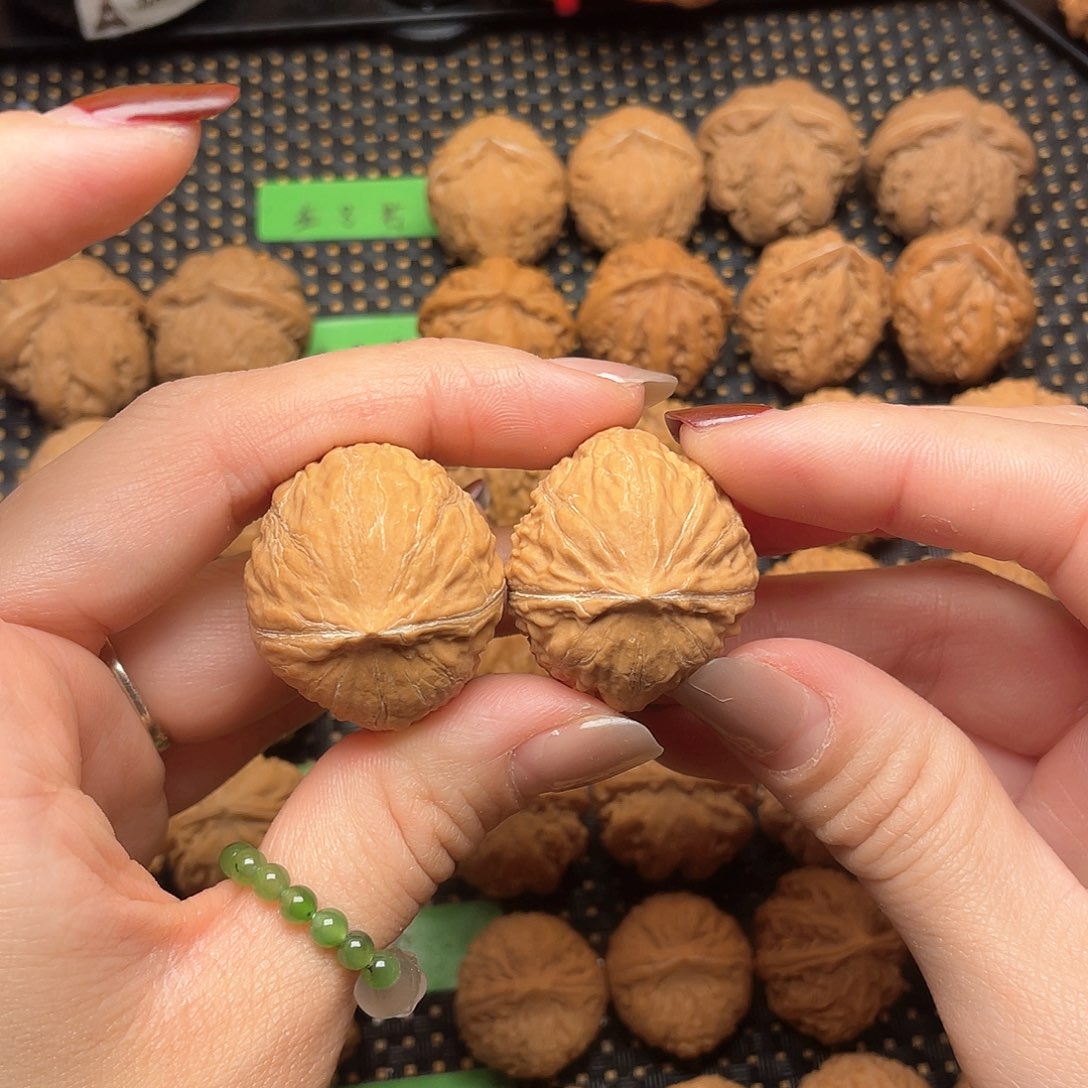 文玩核桃吊坠滴****海32尺全品小方尊