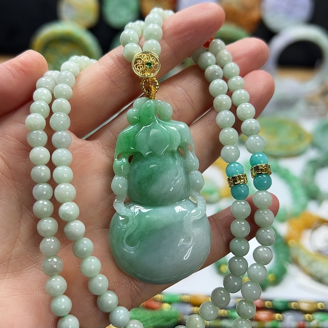 翡翠未镶嵌颈饰吊坠