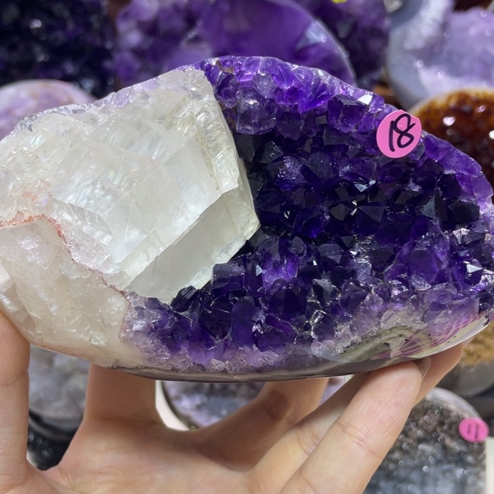 未镶嵌水晶大型摆件（非配饰）