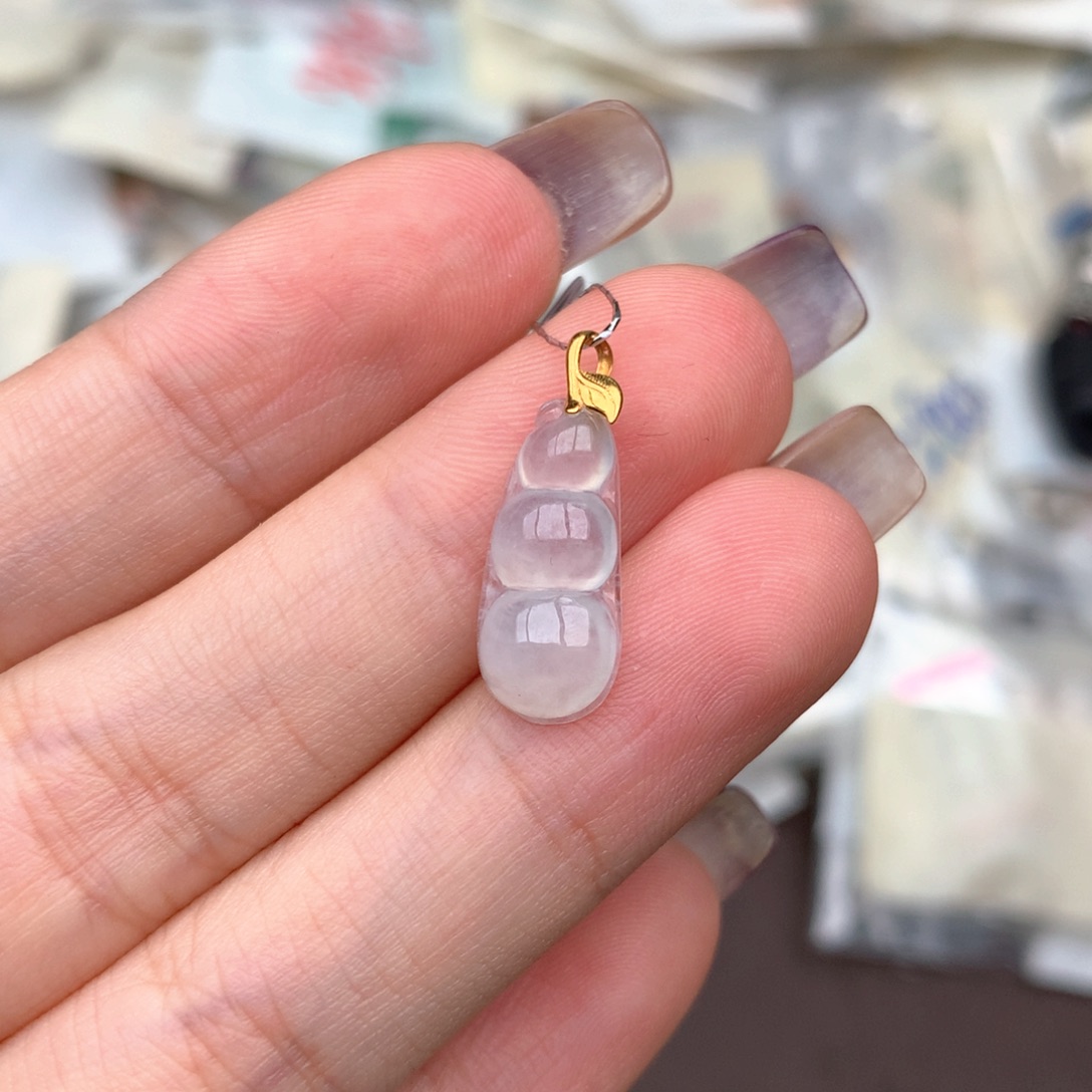 18K金镶嵌挂件翡翠
