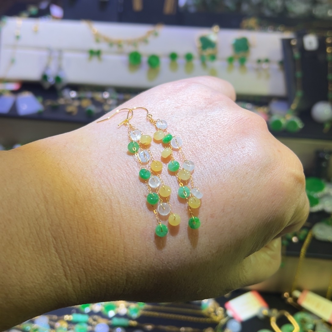 颈饰18K金镶嵌翡翠耳钩