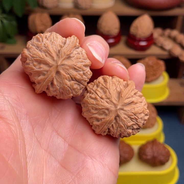 文玩核桃把件蜜****蜜苹果园35