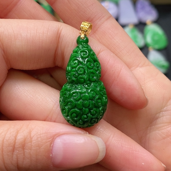 翡翠颈饰未镶嵌吊坠