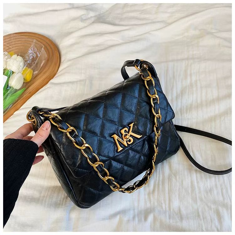 5866  黑色 （长26厘米高18厘米）时尚百搭包包（无礼盒）