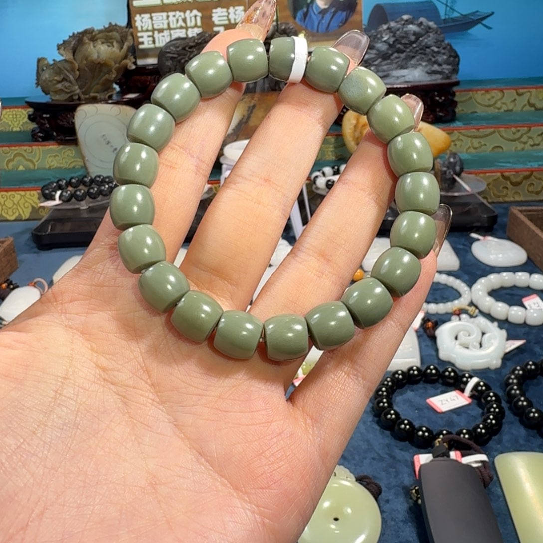 和田玉未镶嵌手串