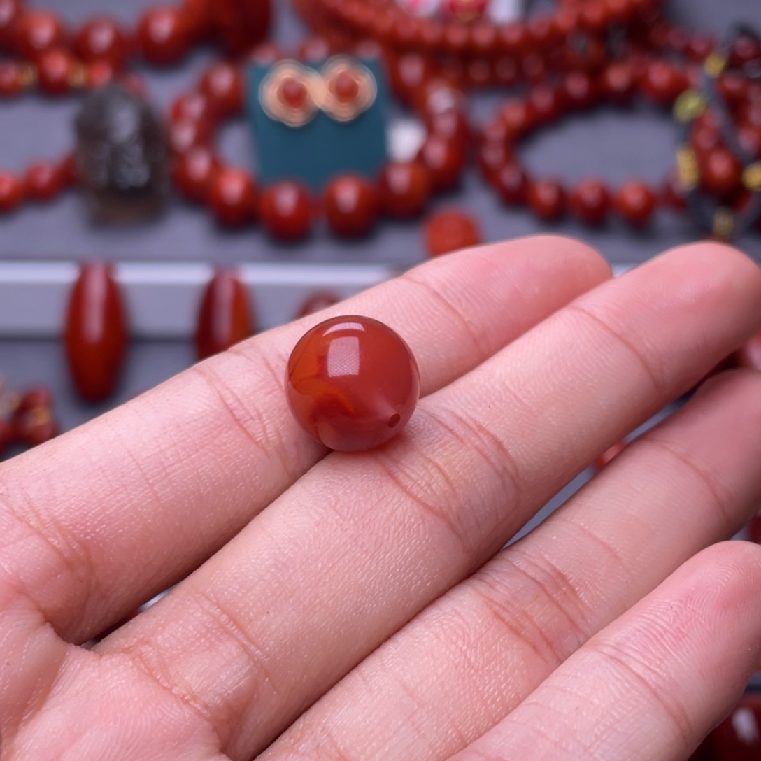 金***冠南红玛瑙其他未镶嵌原矿12mm瓦西双色圆珠单珠