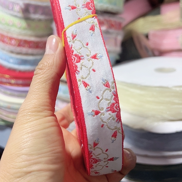 涛***1白底金丝刺绣25码材料