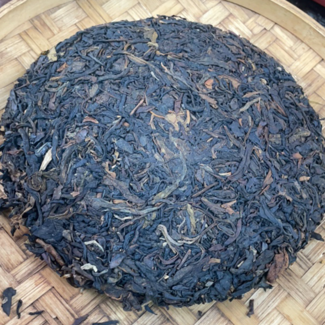 2006年云南松山古树普洱生茶饼