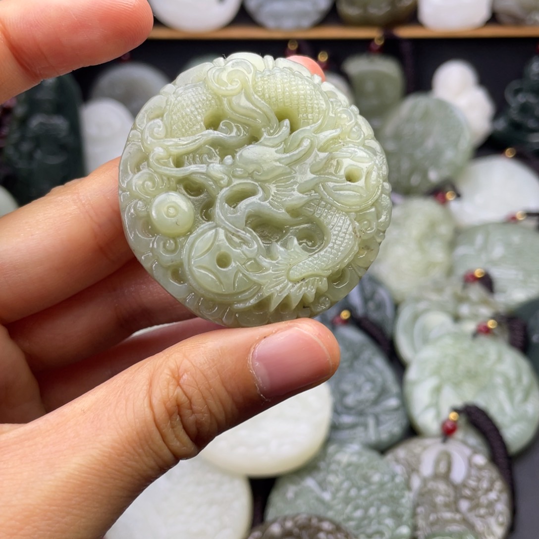 和田玉颈饰未镶嵌