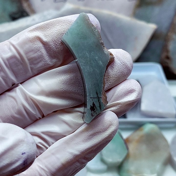 翡翠颈饰未镶嵌缅甸翡翠A货边角