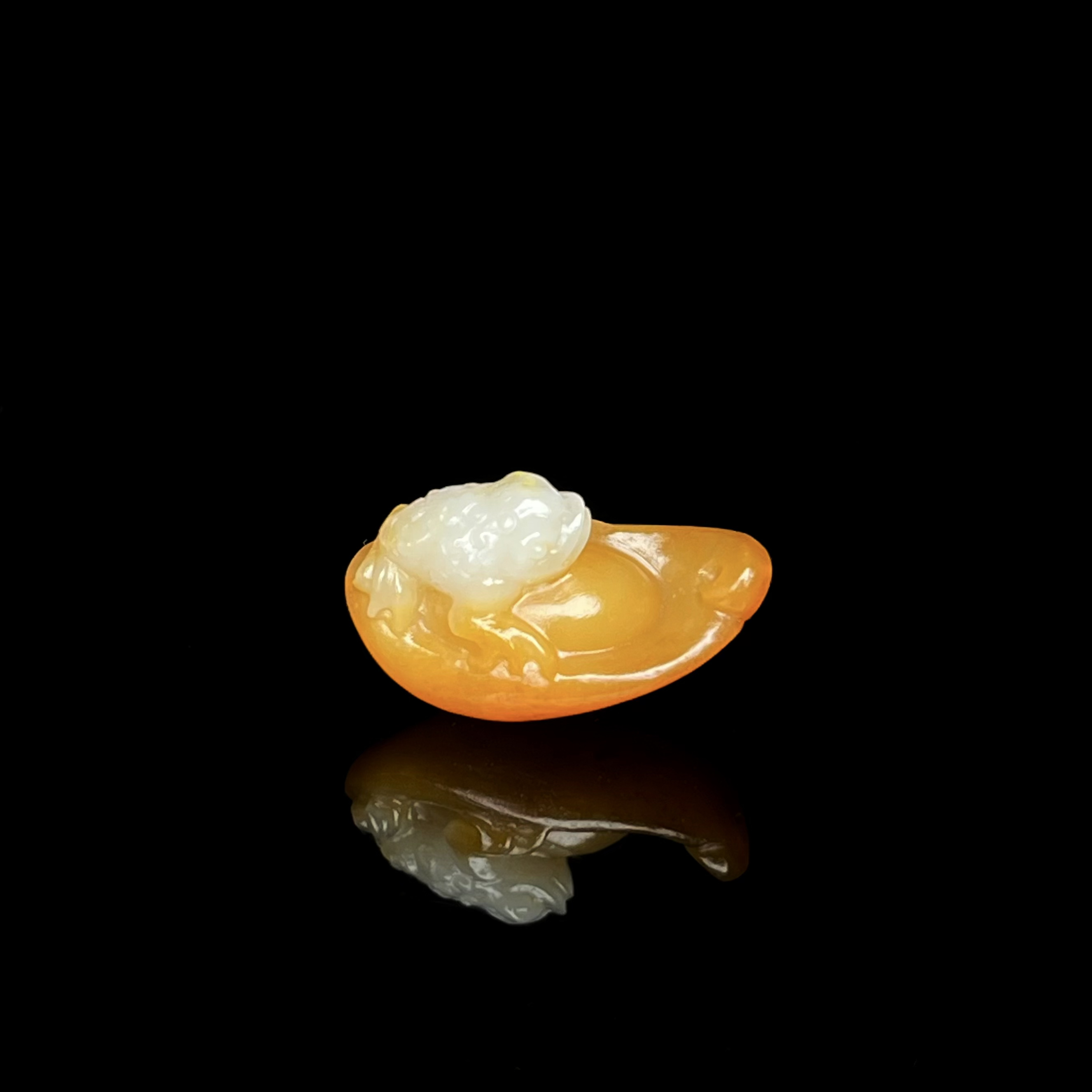 【招财小金蟾】新疆和田玉 黄沁白玉种 俏色巧雕 挂件配饰2克
