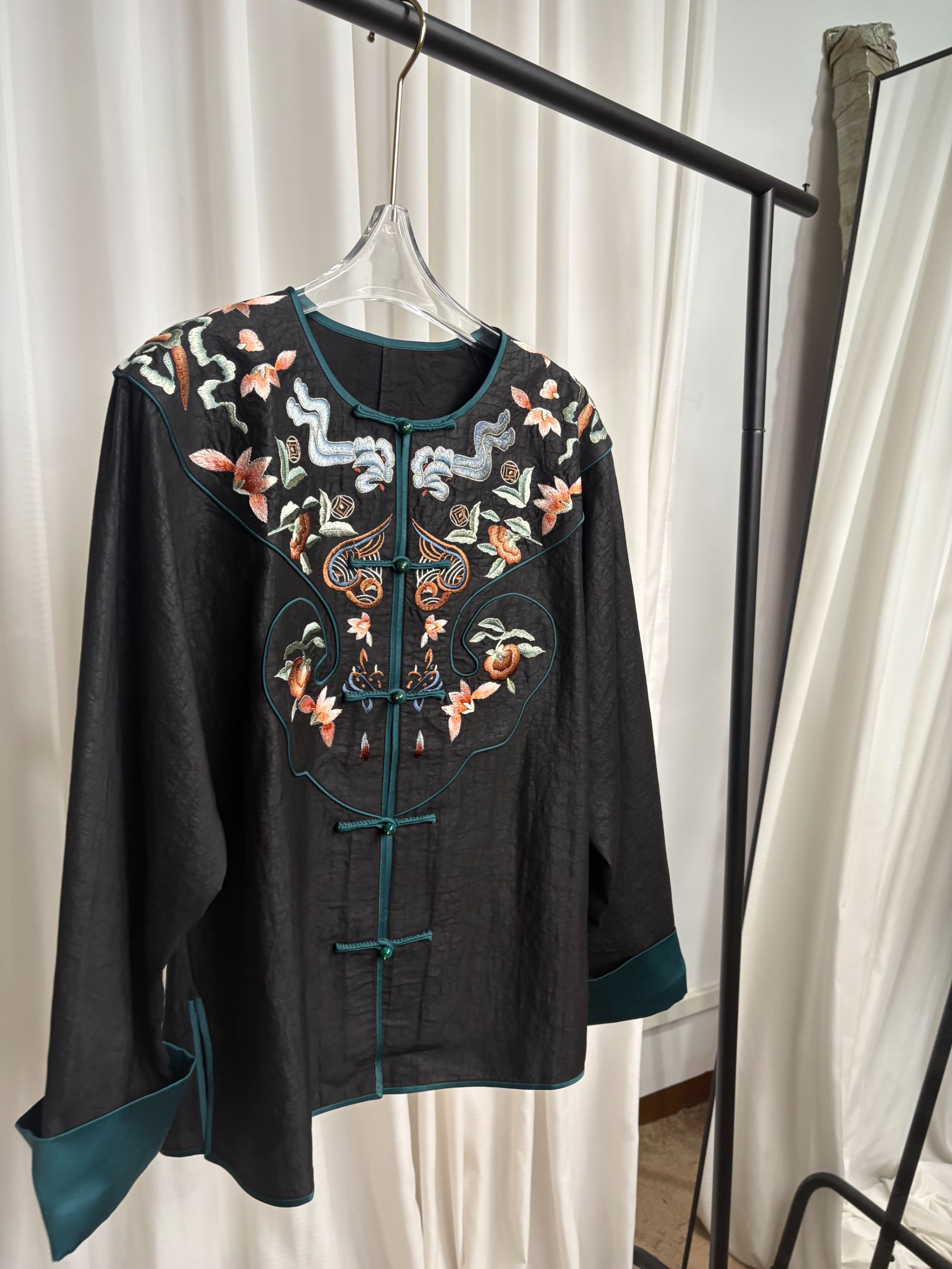 【清风明月】yg1897 如意头重工刺绣龟纹香云纱外套