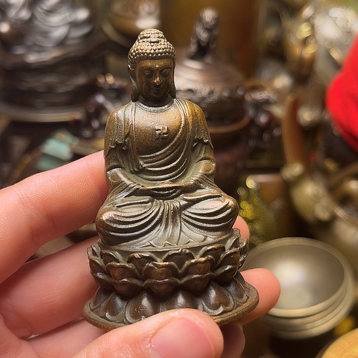 精美铜器批发档口