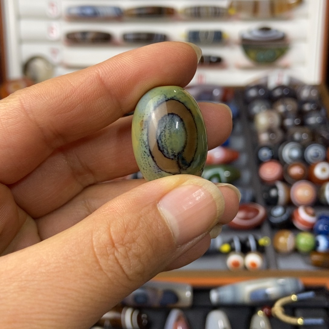 未镶嵌颈饰玛瑙/玉髓麦*