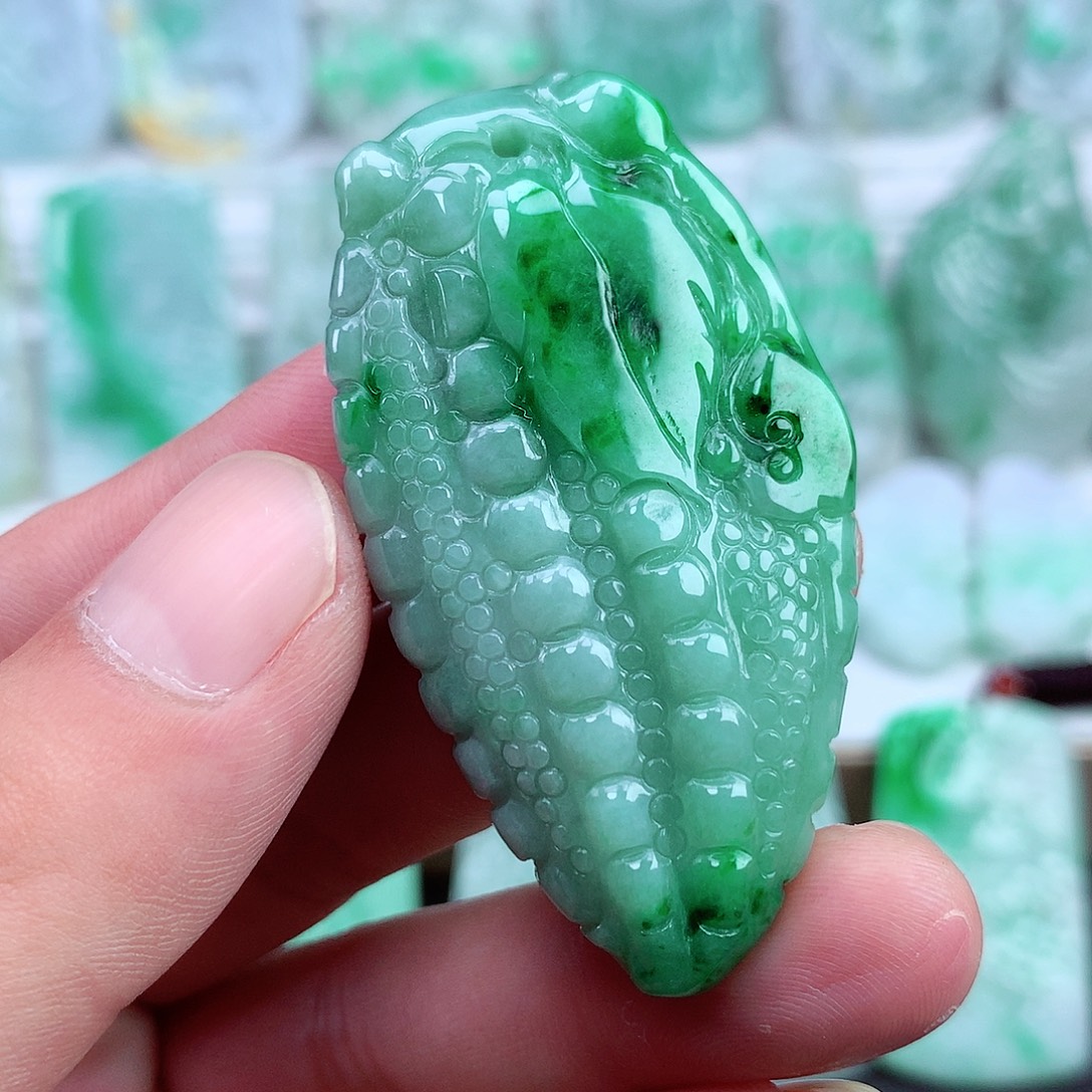 翡翠未镶嵌颈饰翡翠吊坠