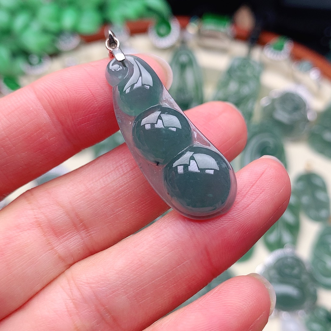 颈饰未镶嵌翡翠吊坠