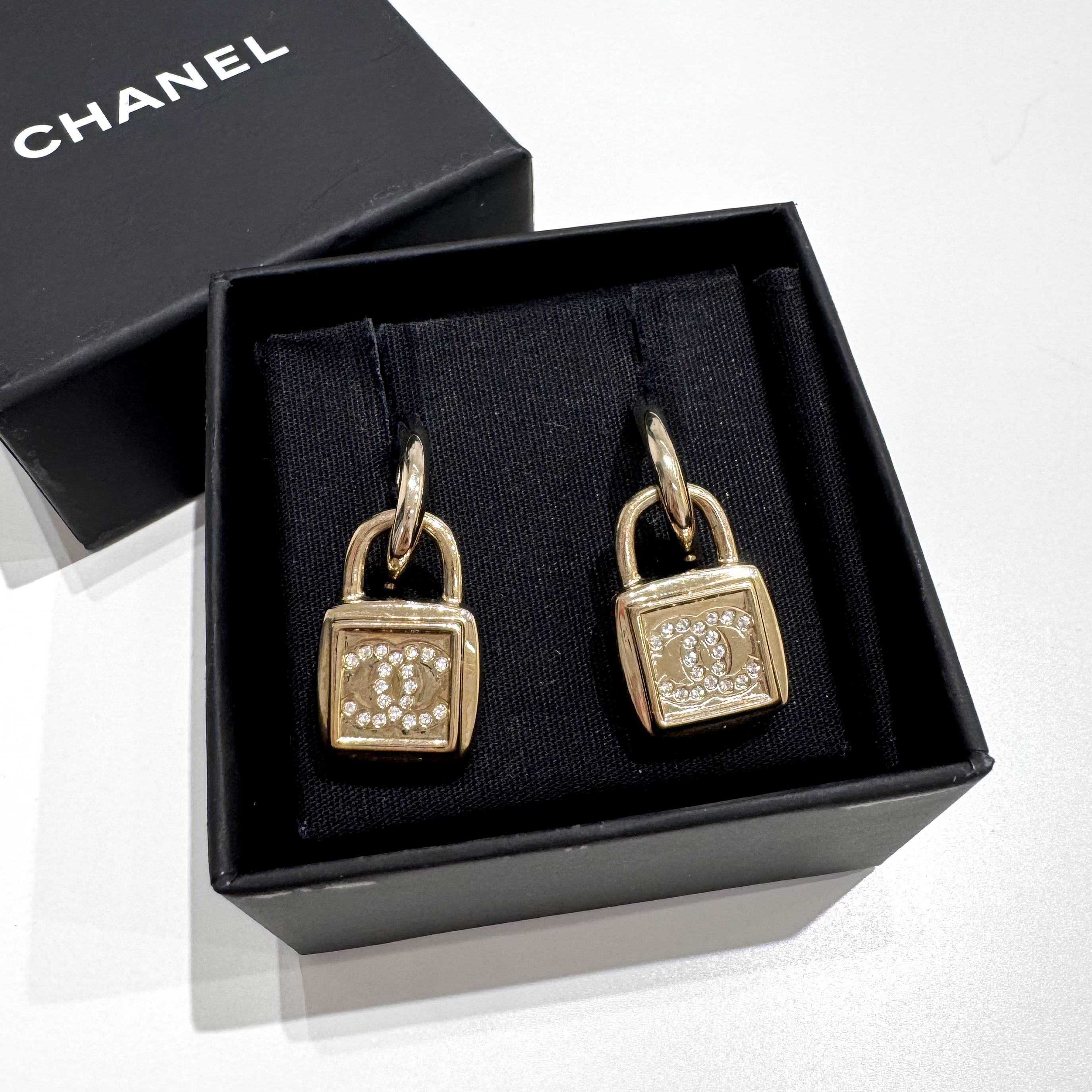 95新 Chanel/香奈儿 Chanel23p满钻双c锁头吊坠耳钉23826031