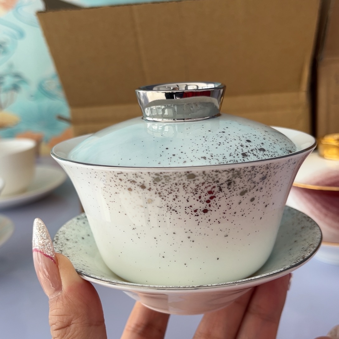 瓷片绿翡三才盖碗