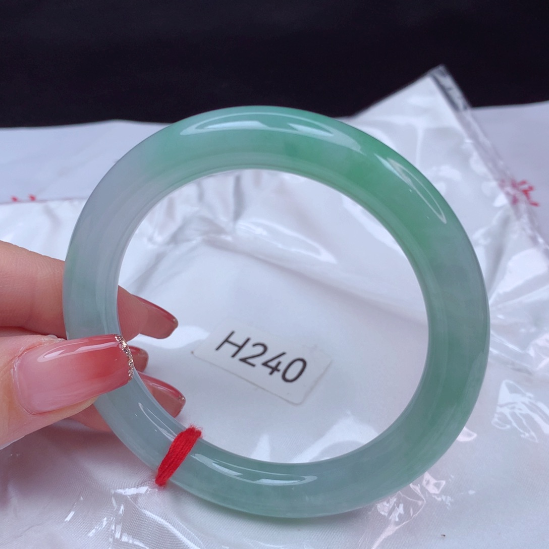 翡翠手镯未镶嵌手镯57