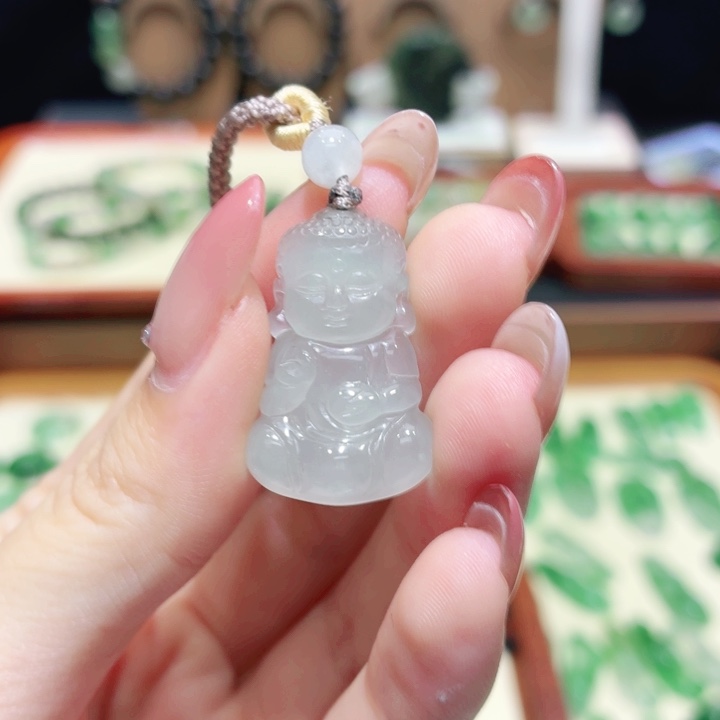 石英质玉（非洲翠）未镶嵌颈饰