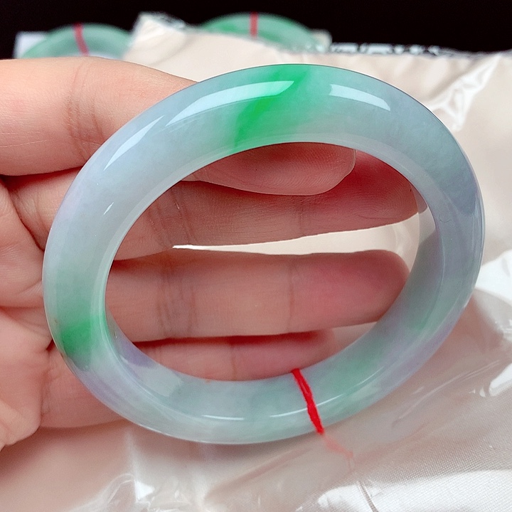 翡翠未镶嵌手镯62～63大圈口冰飘阳绿手镯